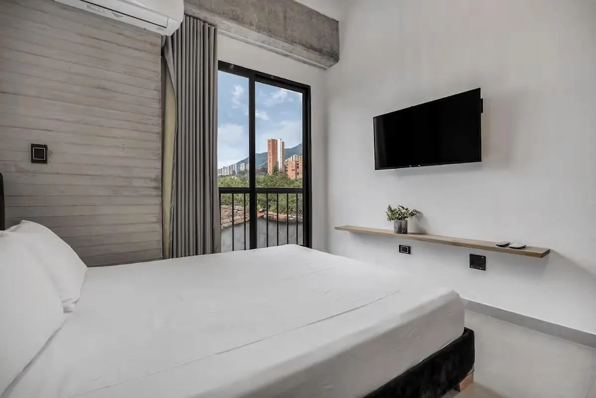 Poblado, 5 Min To San Lucas Plaza, Free Parking 315 Apartment Medellin