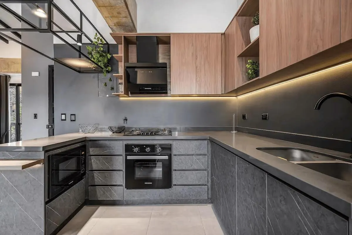 Poblado, 5 Min To San Lucas Plaza, Free Parking 315 Apartment Medellin