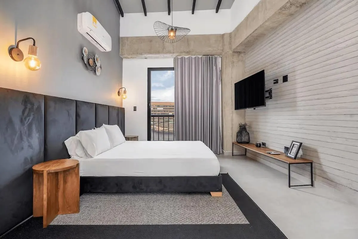 Poblado, 5 Min To San Lucas Plaza, Free Parking 315 Apartment Medellin
